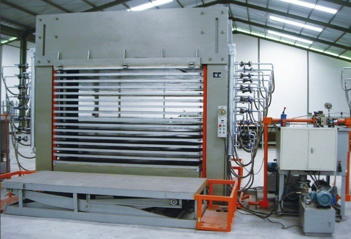 Máquina hidráulica de prensado en frío de madera contrachapada de 4X8 pies para madera contrachapada