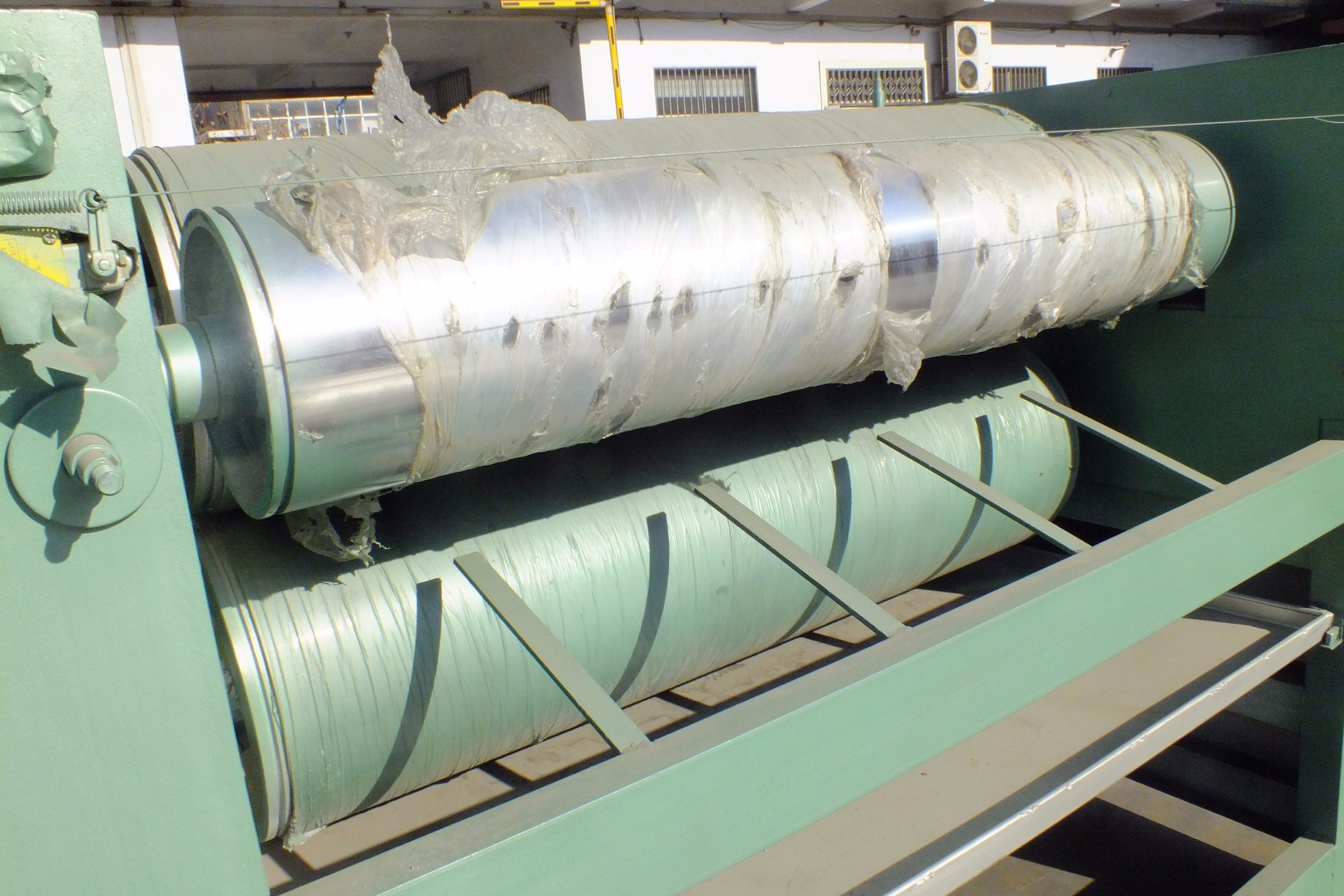 La máquina esparcidora de pegamento de 4 pies de venta caliente para la línea de producción de madera contrachapada