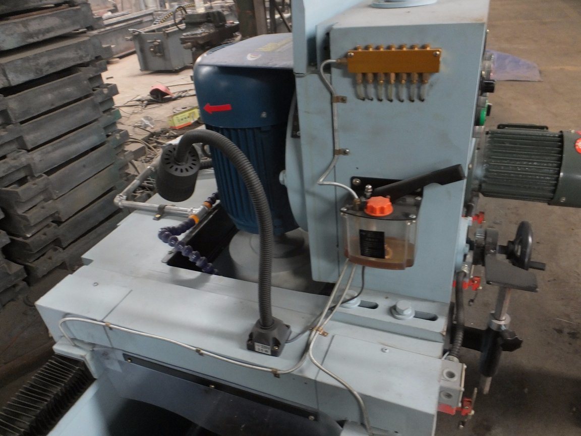 Nueva máquina de afilado de cuchillas trituradoras de mandril electromagnético