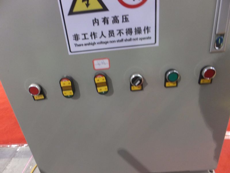 La sierra de corte vertical y horizontal con tama&ntilde;o ajustable para madera contrachapada