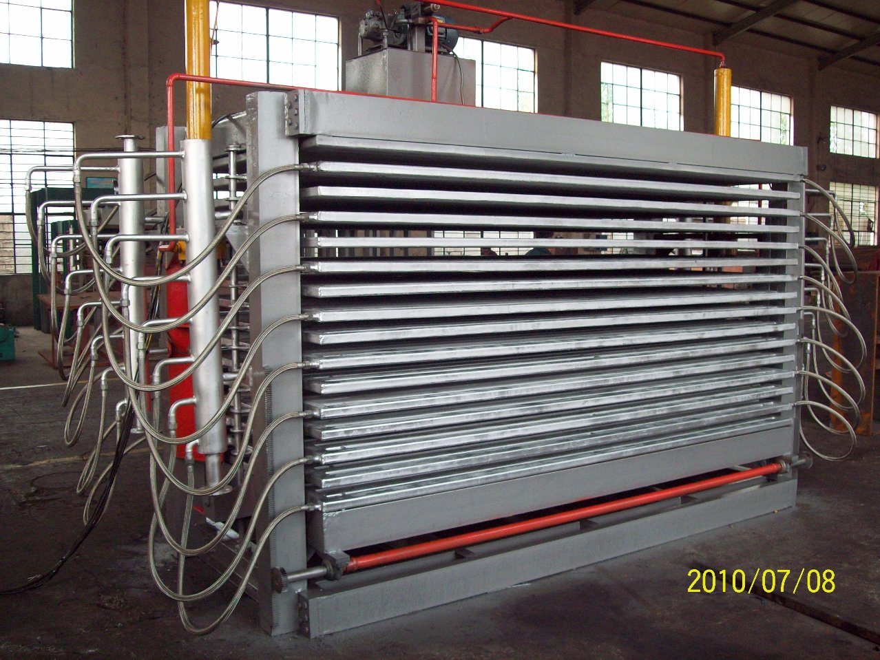 Máquina de prensado en caliente de chapa de madera contrachapada