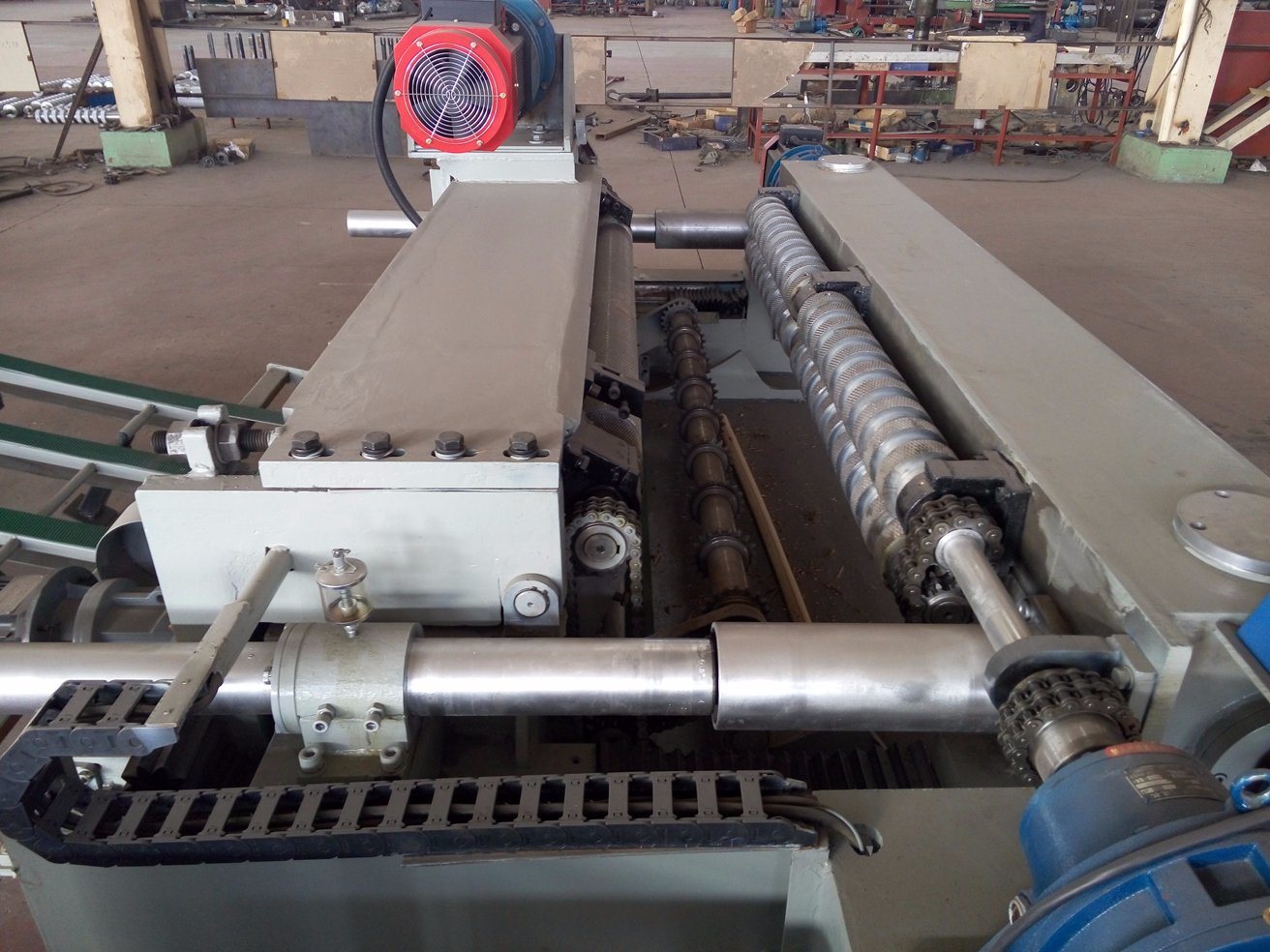 Torno pelador de chapa de 4 pies sin husillo