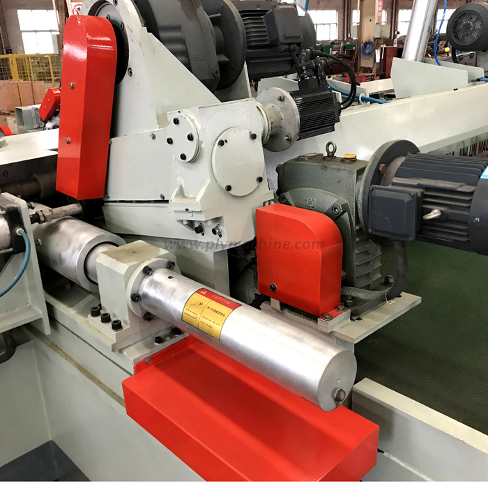 Peladora hidráulica de chapa de madera sin husillo