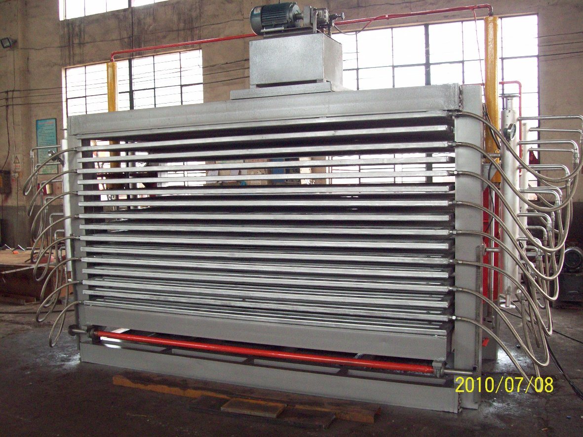 Máquina de prensado en caliente de chapa de madera contrachapada