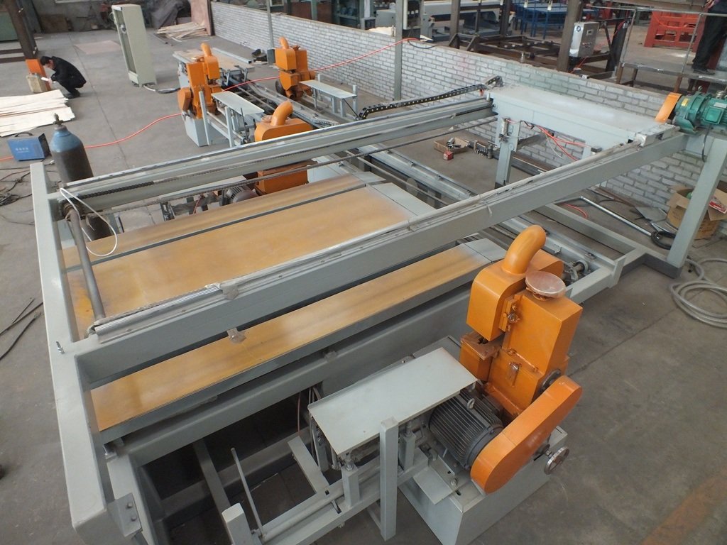 Sierra de corte vertical y horizontal para tableros de madera contrachapada