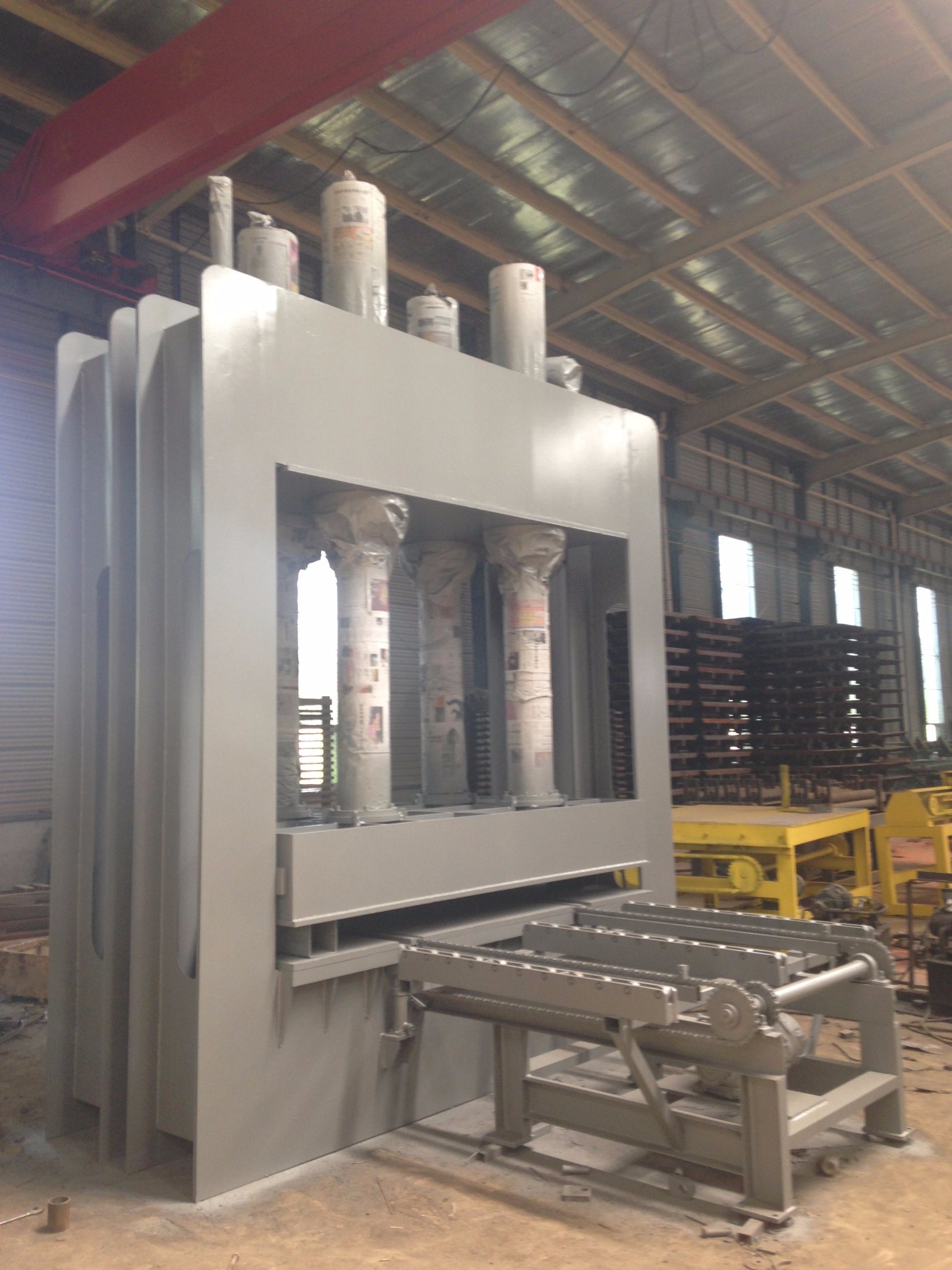 Torno de prensa en frío de 400 T para el tablero a base de madera