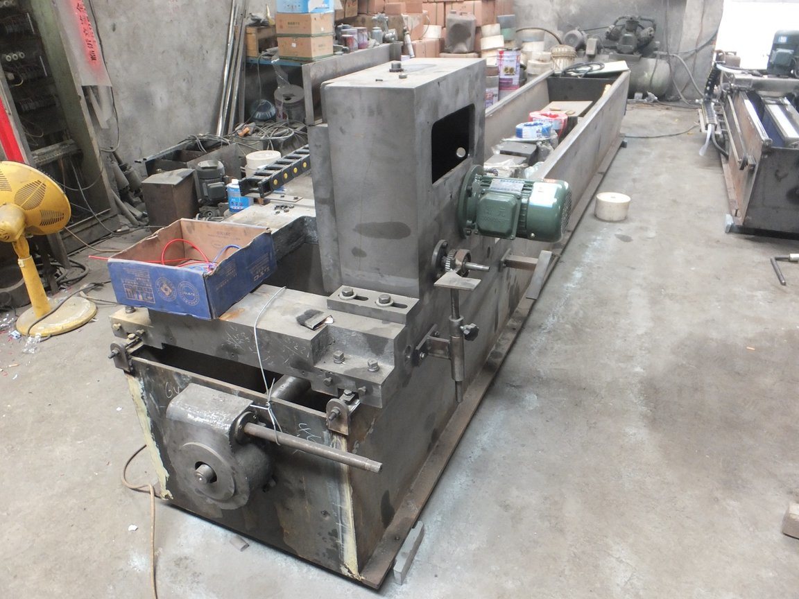 Rectificadora de cuchillos y afilador de cuchillas para la astilladora de madera