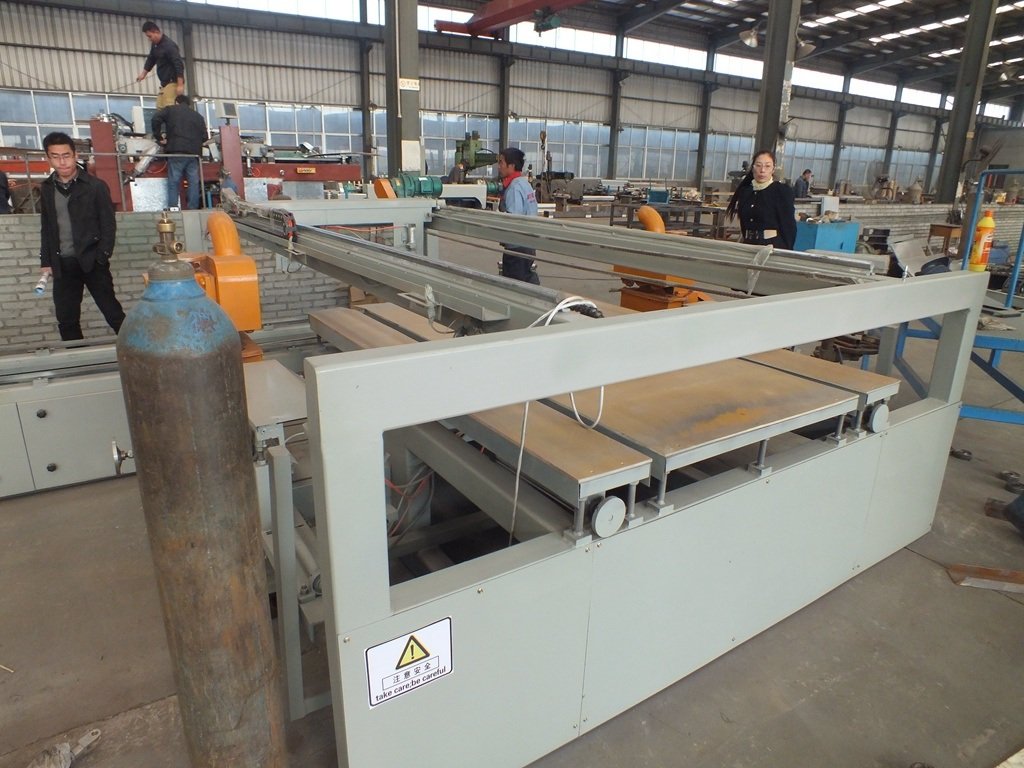 Sierra de corte vertical y horizontal para tableros de madera contrachapada